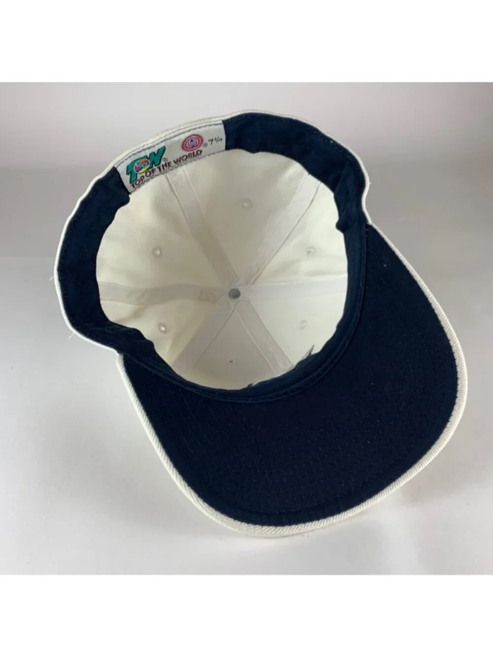 Duke Blue Devils NCAA Vintage White Top of the World Fitted Hat Mes 7 1/4